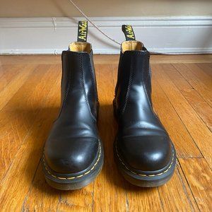Doc Marten 2976 Smooth Leather Chelsea Boots